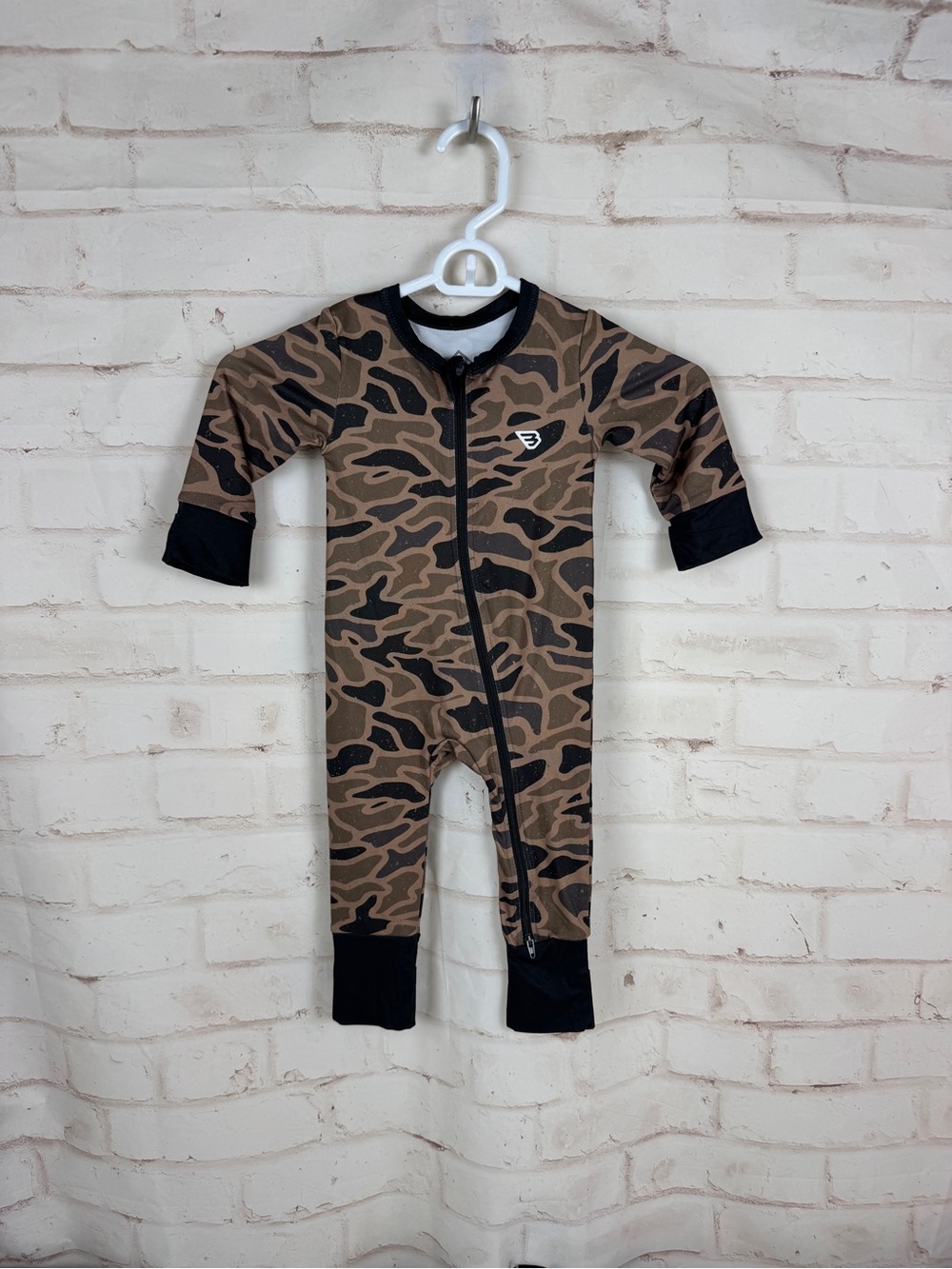 Baby Burlebo One Piece Zip Up Camo Size 6-12m EUC!!!!